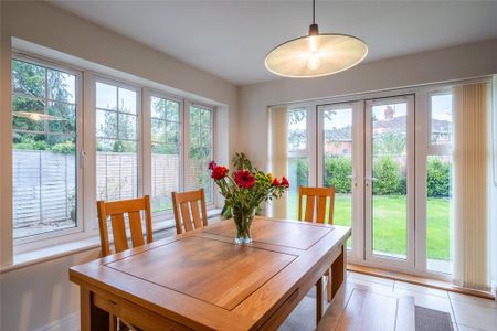 5 bedroom detached house to rent - Photo 3