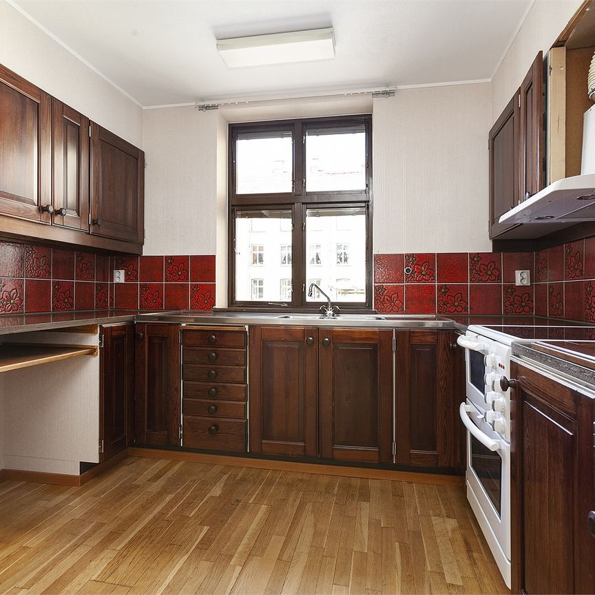 Mysigt hem med trädgård och bastu - Photo 1