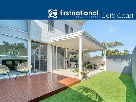 Enjoy spacious, modern coastal townhouse living - Photo 5