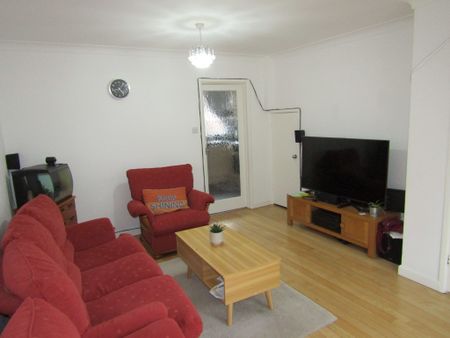 3 bed Terraced - To Let - Photo 3