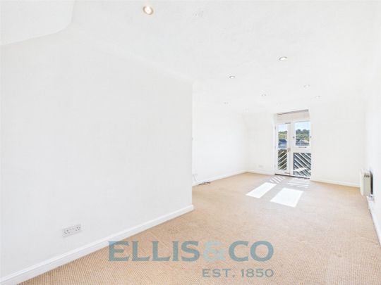 Arundel Close, TN9, Kent - Photo 1