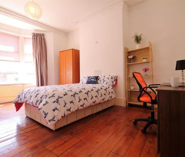 Warwick Street, Heaton - Photo 1