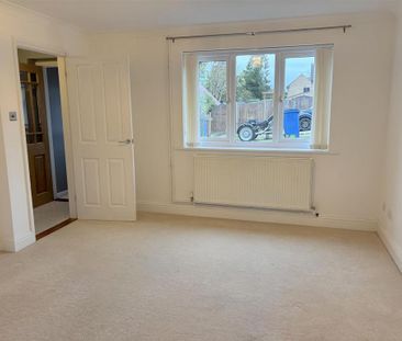 3 bedroom end of terrace house to rent - Photo 3