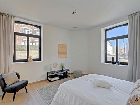 Ruim nieuwbouw appartement met terras en 2 staanplaatsen - Foto 2