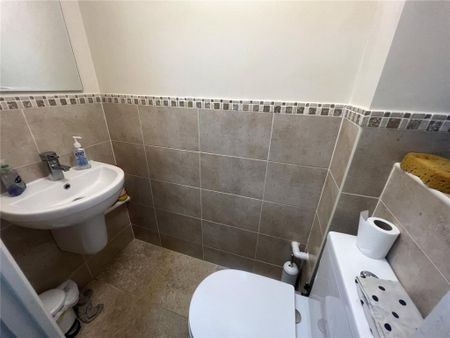 4 bedroom terraced house to rent - Photo 2