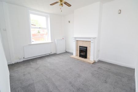 3 bedroom terraced house to rent - Photo 2
