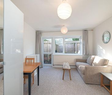 Studio to rent - Photo 5