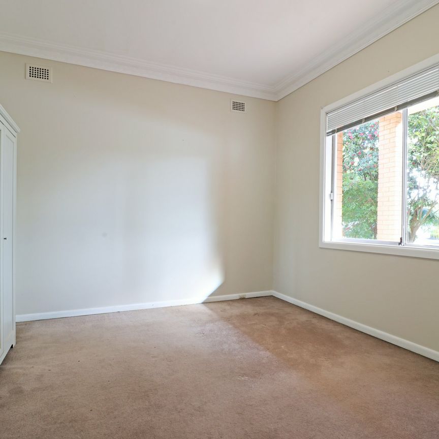 Ground floor apartment, ideal lifestyle location - Photo 1