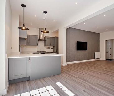 3 bedroom apartment to rent - Photo 4