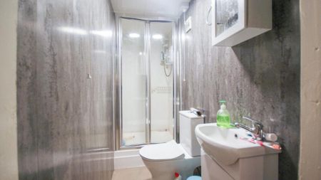 5 bedroom terraced house to rent - Photo 5
