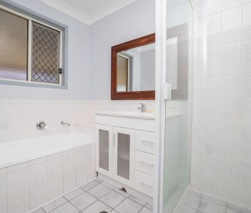 Quiet Cul-De-Sac Four Bedroom Home - Photo 4