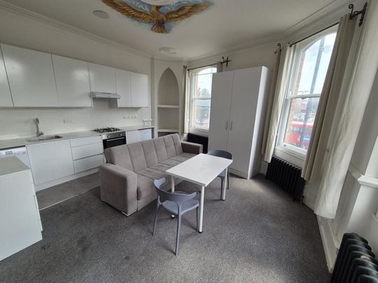 2 bedroom flat to rent - Photo 1