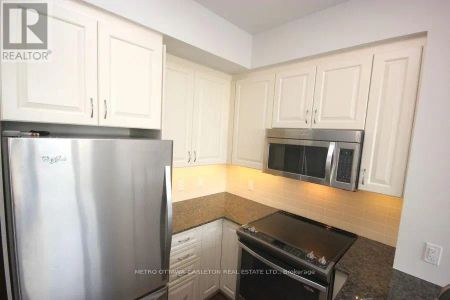 904 - 1035 BANK STREET - Photo 4