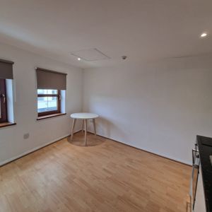 421 Wick Lane, Bow, E3 - Photo 3