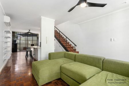 Two Bedroom in the heart of the city - FURNISHED - Photo 4