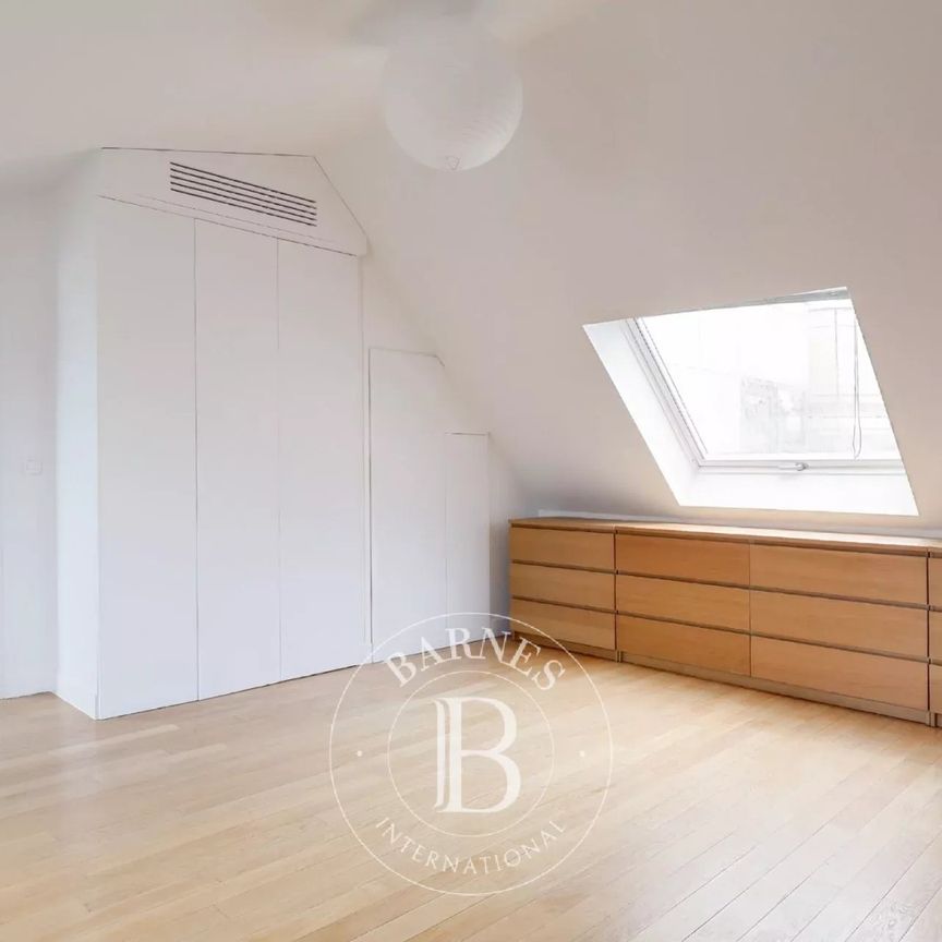 Tout savoir sur cet appartement dans le quartier Europe, à Paris 8ème - Photo 1