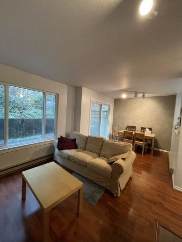 3000 Atlin Place town house — Coquitlam, BC (3-Bedroom) - 3 Bedroom - Photo 4