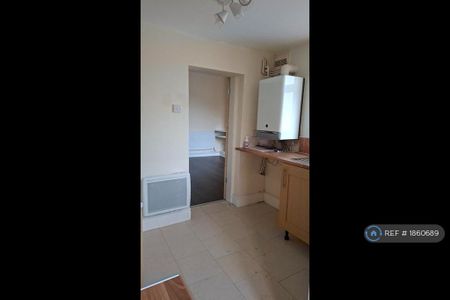 3 bedroom terraced house to rent - Photo 4