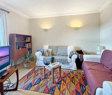 A two bedroom, second floor apartment located within walking distan... - Photo 1