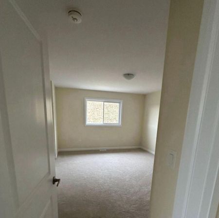 For Lease - 5 Revol Road, Penetanguishene, Ontario - Photo 4