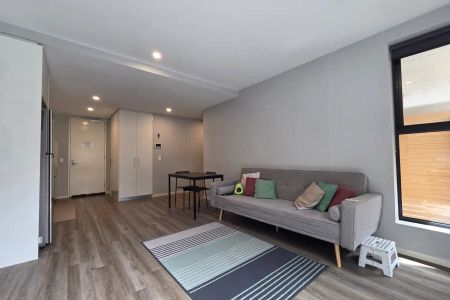 “Stylish and convenient living in the heart of Coburg” - Photo 3