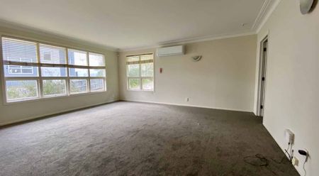 Fabulous home in dual Westlake zone - Photo 4