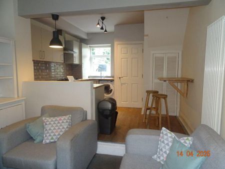 3 bedroom terraced house to rent - Photo 2