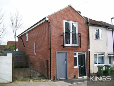 Studio to rent - Photo 5