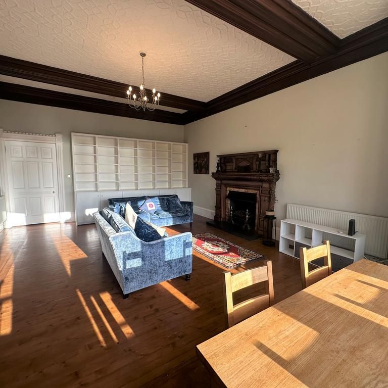 3 bedroom flat to rent - Photo 1