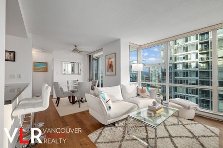 1077 Marinaside Crescent, #2201 - Photo 2