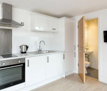 Studio to rent - Photo 1