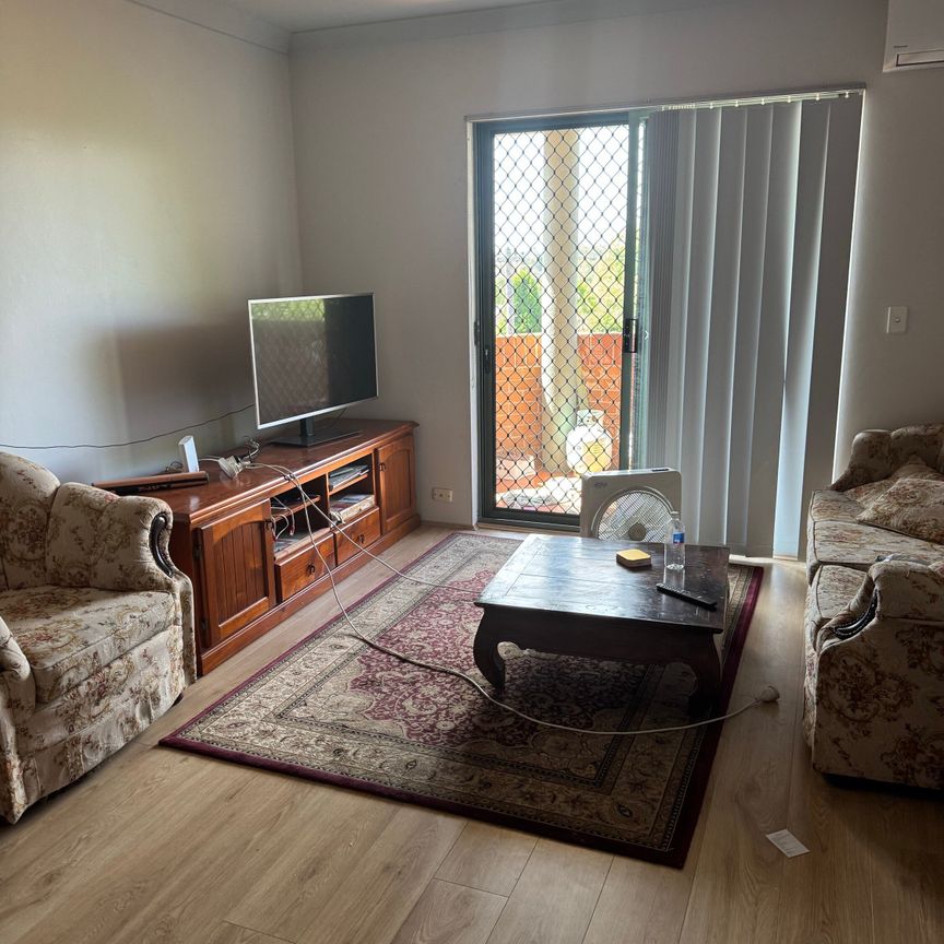 Regents Park - Photo 1