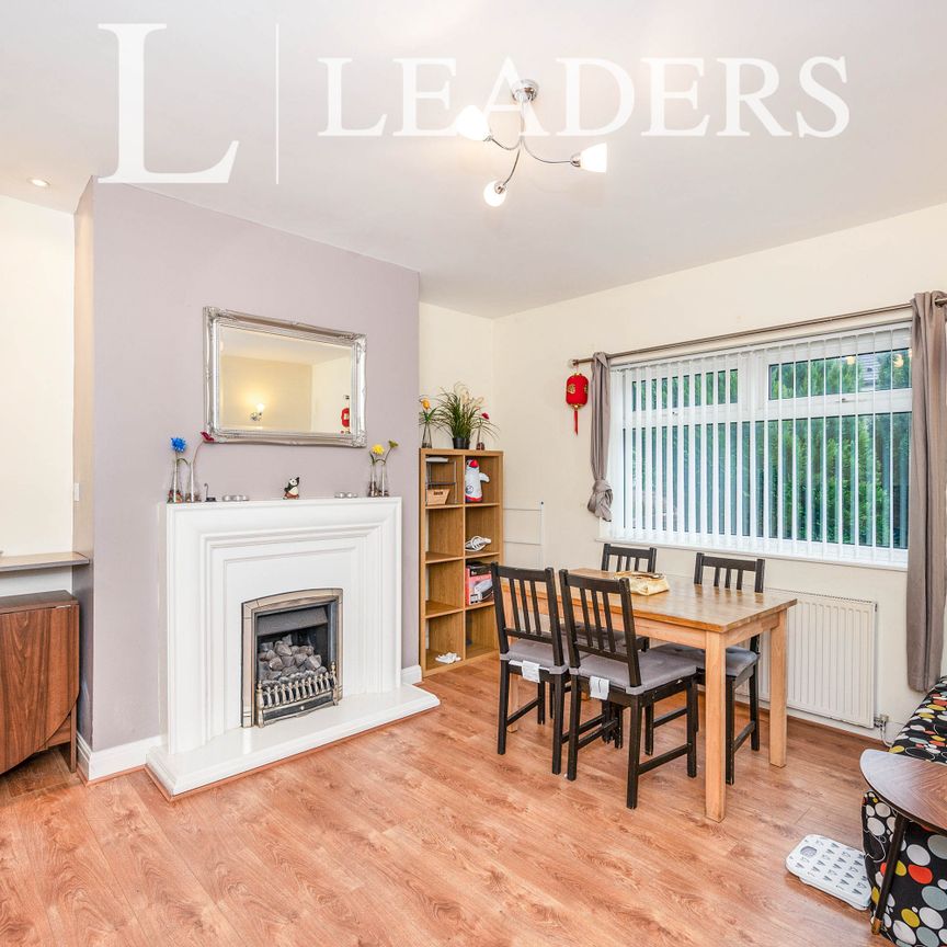 3 bedroom house to rent Central Avenue, L34 - Photo 1