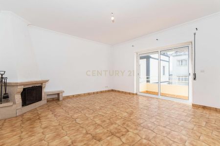 Almada, Setúbal Municipality - Photo 2