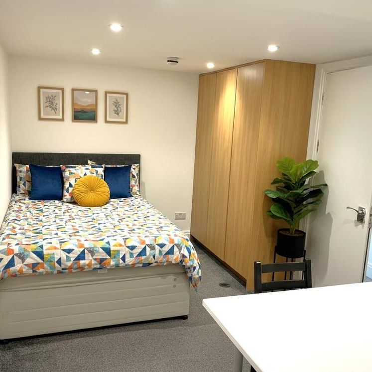 6 bedroom house to rent - Photo 1