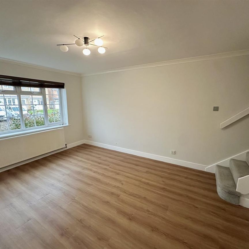 James Close, Chippenham, SN15 - Photo 1