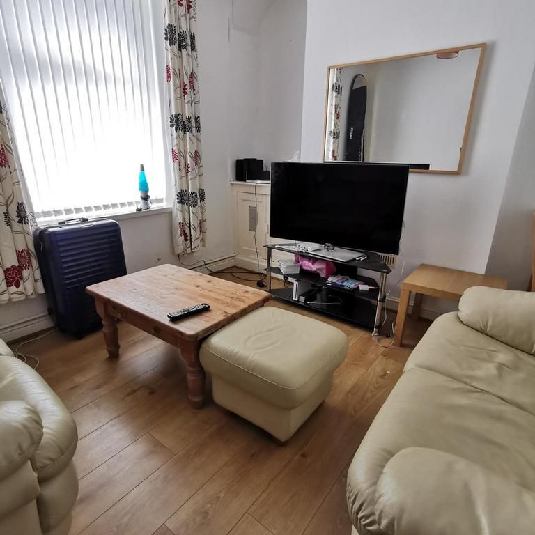 4 bedroom house to rent - Photo 1