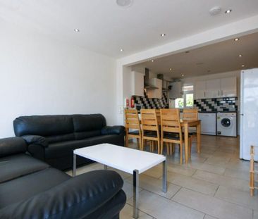 6 bedroom terraced house to rent - Photo 1