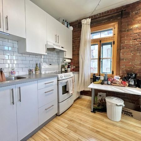 Loft entièrement meublé à louer Vieux-Québec mai 2026 - Photo 4