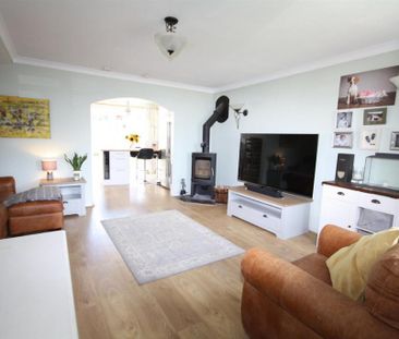 2 bedroom semi-detached house to rent - Photo 2