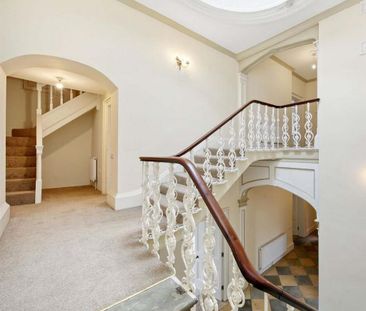 3 bedroom character property to rent - Photo 3