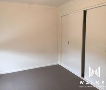 Modern Living Townhouse! - Photo 4