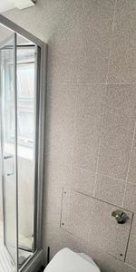 2 Bed Flat, Lewisham Way, SE14 - Photo 3