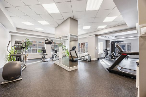 For Lease - 909 Bay Street Unit# 1805, Toronto, Ontario - Photo 1