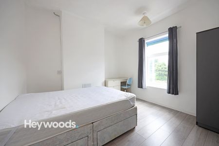 4 bed terraced house to rent in Thistleberry Avenue, Newcastle, Student House - Photo 5