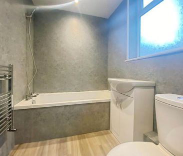 2 bedroom ground floor flat to rent - Photo 3