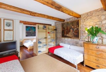 Center-Popolo: Modern, renovated 1 Bedroom, bath, kitchen. Parquet floors, bright, silent, located in beautiful villa near center, park, transport. Ref 847