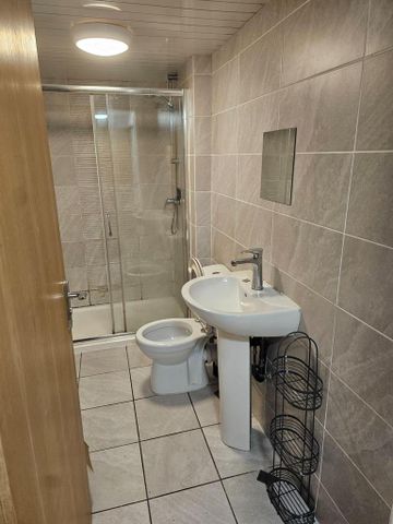 4 bedroom apartment to rent - Photo 5
