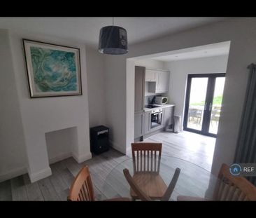 2 bedroom terraced house to rent - Photo 6