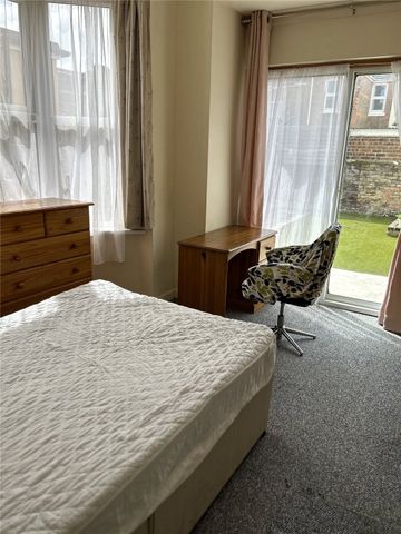 4 bedroom house to rent Jubilee Road, Southsea, PO4 - Photo 4